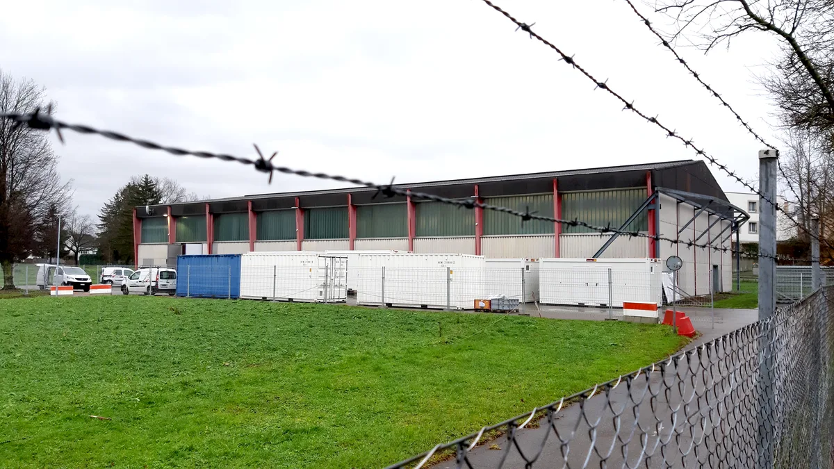 Flüchtlingsunterkunft Mehrzweckhalle Theodor-Real-Kaserne